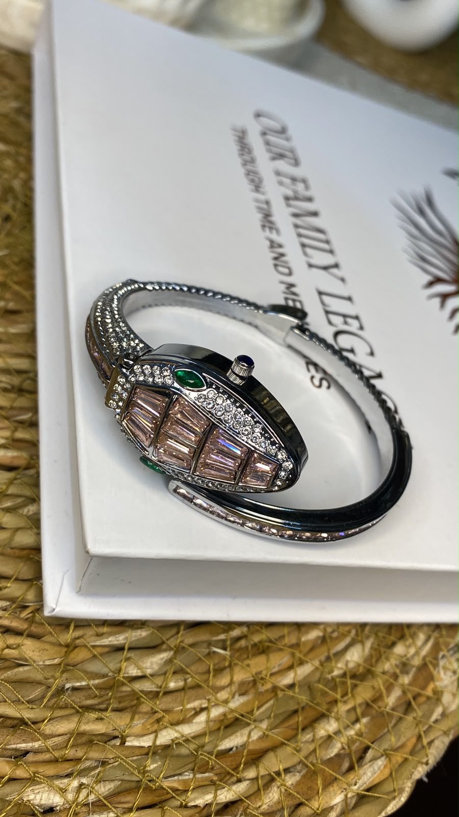 Bvlgari Model Yılan Taşlı Kadın Saat