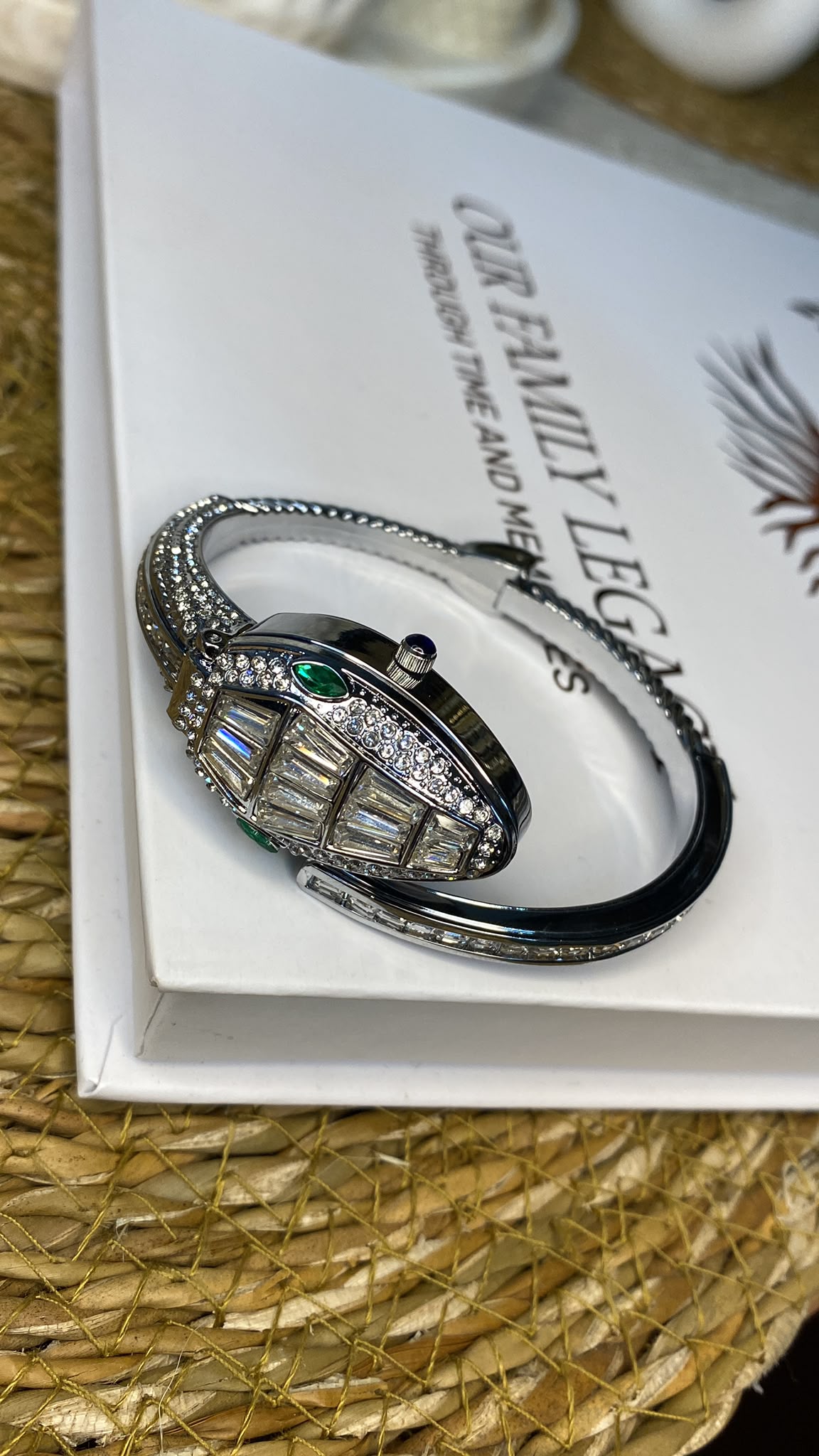 Bvlgari Model Yılan Taşlı Kadın Saat