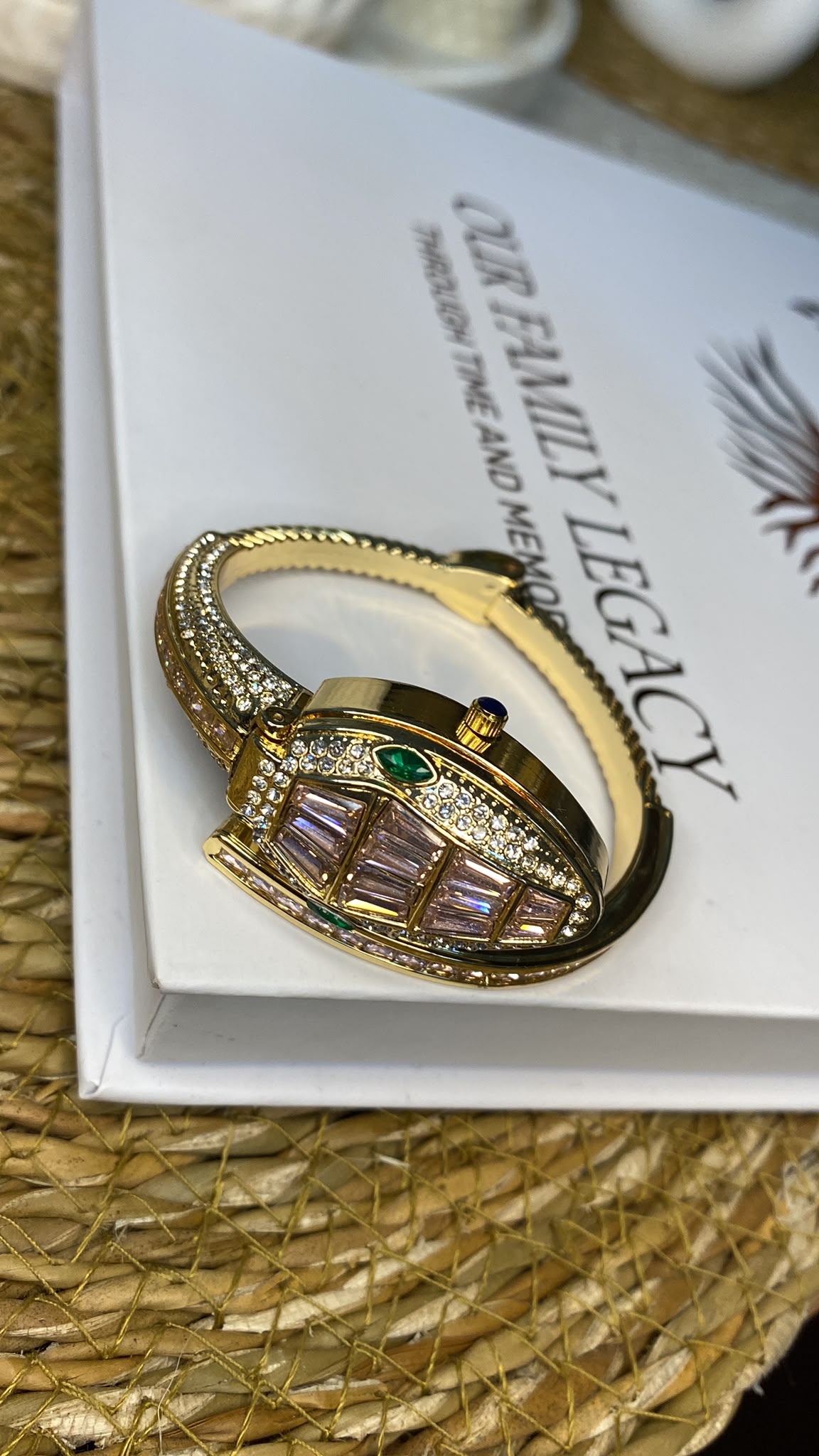 Bvlgari Model Yılan Taşlı Kadın Saat
